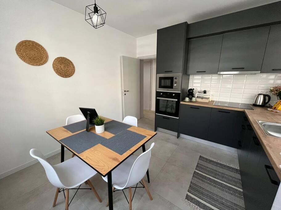 Modern City Center 2 Bedroom Apartment Sofia Eksteriør bilde